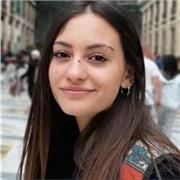 Sono laureata in Lettere Moderne e sto concludendo la specialistica in Filologia Moderna. Seguo testisti e insegno italiano